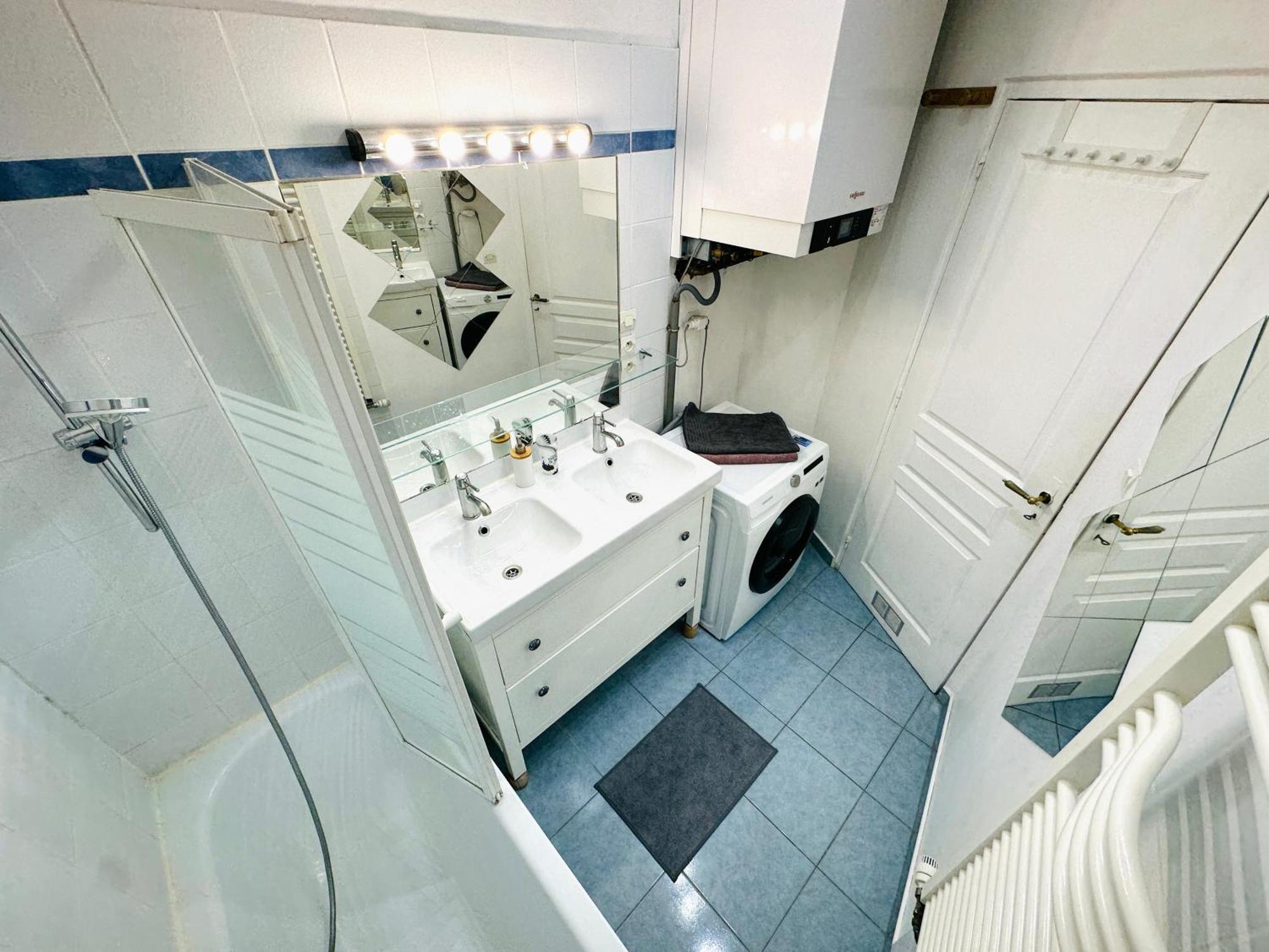 4 Etoiles Magnifique Neustadt - Spacieux, & Elegant Avec Balcon Et Belle Vue Appartement *